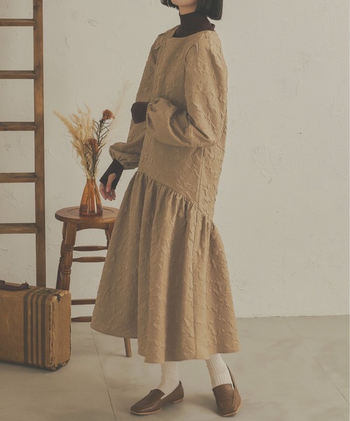 Ambre Neige（アンブルネージュ）の「ぽこぽこフレアワンピース／【WEB/EC限定商品】（ワンピース・レディース・アイボリー/ダークブラウン/ベージュ・FREE）」の18枚目の写真