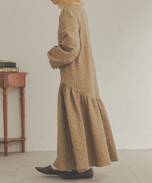 Ambre Neige（アンブルネージュ）の「ぽこぽこフレアワンピース／【WEB/EC限定商品】（ワンピース・レディース・アイボリー/ダークブラウン/ベージュ・FREE）」の20枚目の写真