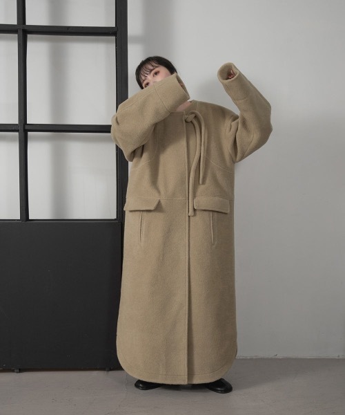 lawgy（ラウジー）の「fluffy ribbon long outer（ノーカラーコート  