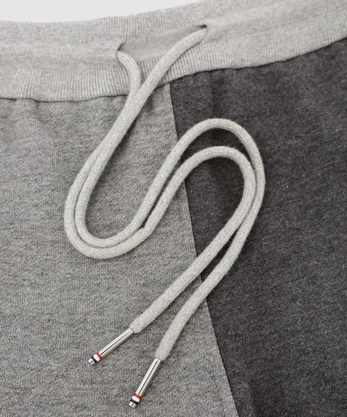 THOM BROWNE(トムブラウン)の「CLASSIC SWEATPANTS IN FUNMIX CLASSIC LOOP BACK W/ ENGINEERED 4 BAR(スウェットパンツ・レディース・グレー系その他・38/36)」の3枚目の写真