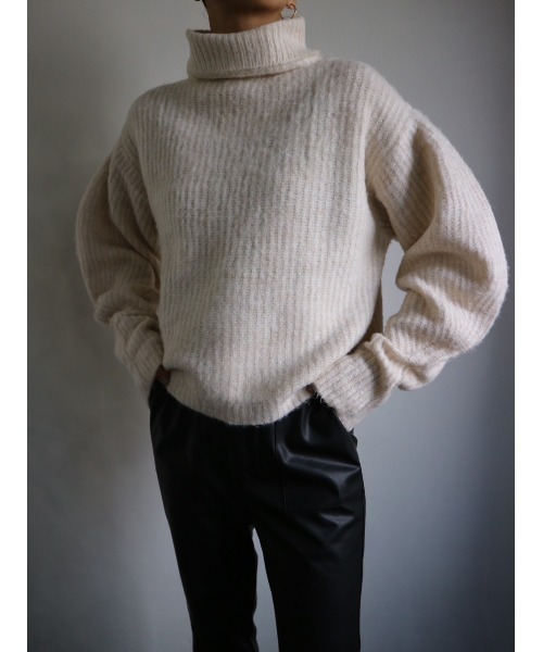 TRUNC（トランクエイティーエイト）の「Recycled Polyester Fluffy Knit（ニット/セーター・レディース・アイボリー/ブラック・FREE）」の3枚目の写真