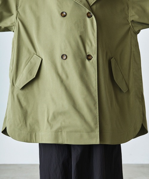 forksy.（フォルクシー）の「【forksy.】ボリュームスリーブショートトレンチコート（トレンチコート・レディース・ベージュ/ブラック/カーキ/ネイビー・FREE）」の5枚目の写真