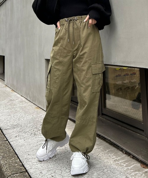INGNI（イング）の「ドローコードカーゴパンツ（カーゴパンツ・レディース・ブラック/カーキ/アイボリー・FREE）」の18枚目の写真