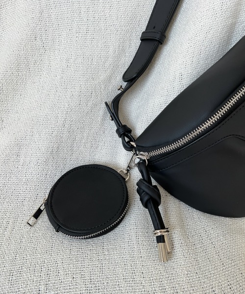 セール】ワンショルダー コインケース チャーム付き ボディーバッグ