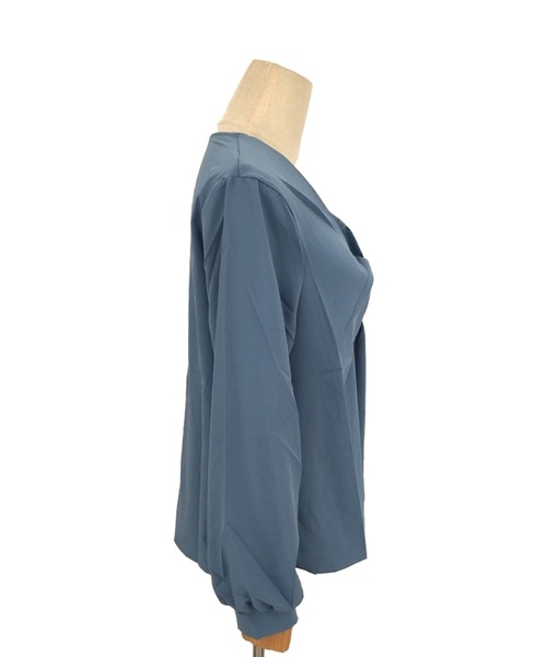 Amulet(アミュレット)の「Vネックツイストブラウス(シャツ/ブラウス・レディース・ブルー/ブラック・M/L/XL)」の14枚目の写真