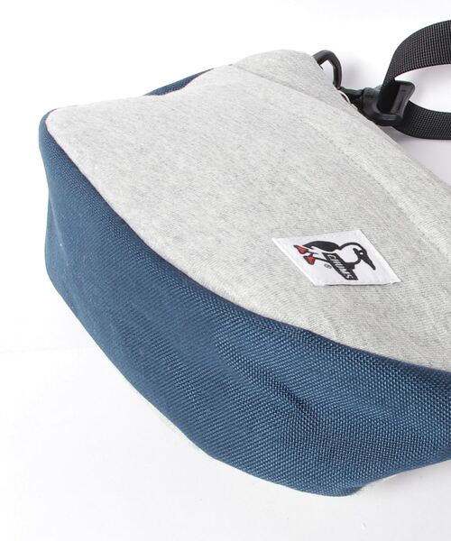 CHUMS（チャムス）の「CHUMS/チャムス ショルダーバック MINI BANANASHOULDER SWEAT ミニバナナショルダースウェットナイロン CH60-3609（ショルダーバッグ・メンズ・ブラック×グレー/ブルー/ネイビー/グレー系その他/ピンク系その他/ブルー系その他/グリーン・FREE）」の17枚目の写真