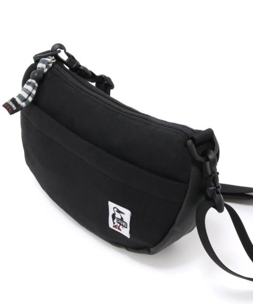 CHUMS（チャムス）の「CHUMS/チャムス ショルダーバック MINI BANANASHOULDER SWEAT ミニバナナショルダースウェットナイロン CH60-3609（ショルダーバッグ・メンズ・ブラック×グレー/ブルー/ネイビー/グレー系その他/ピンク系その他/ブルー系その他/グリーン・FREE）」の21枚目の写真