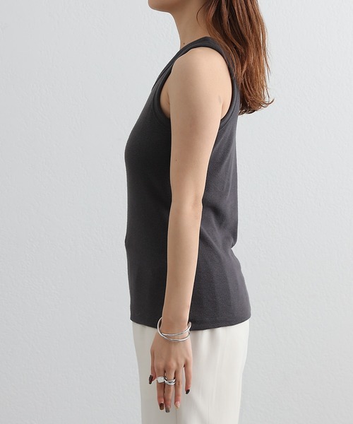 COLONY 2139（コロニートゥーワンスリーナイン）の「カップ付リブタンクトップ（タンクトップ・レディース・ホワイト/チャコールグレー/ブラック/イエロー/グリーン・SMALL/MEDIUM）」の22枚目の写真