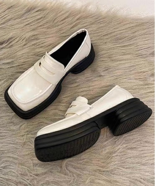 Chick（チック）の「スクエアトゥチャンキーソールローファー（ローファー・レディース・ホワイト/ブラック・36/38/40）」の6枚目の写真