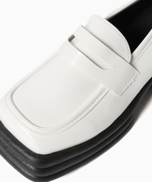 Chick（チック）の「スクエアトゥチャンキーソールローファー（ローファー・レディース・ホワイト/ブラック・36/38/40）」の15枚目の写真