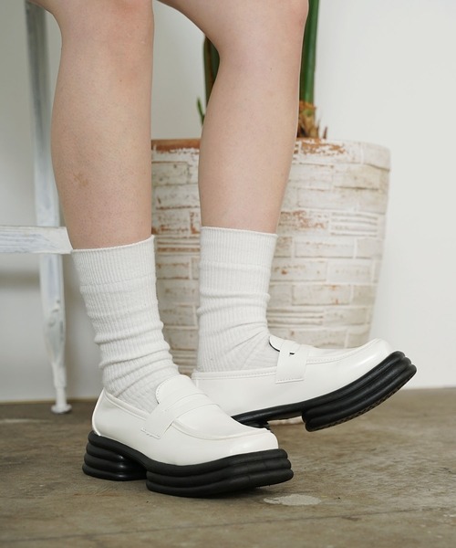 Chick（チック）の「スクエアトゥチャンキーソールローファー（ローファー・レディース・ホワイト/ブラック・36/38/40）」の22枚目の写真