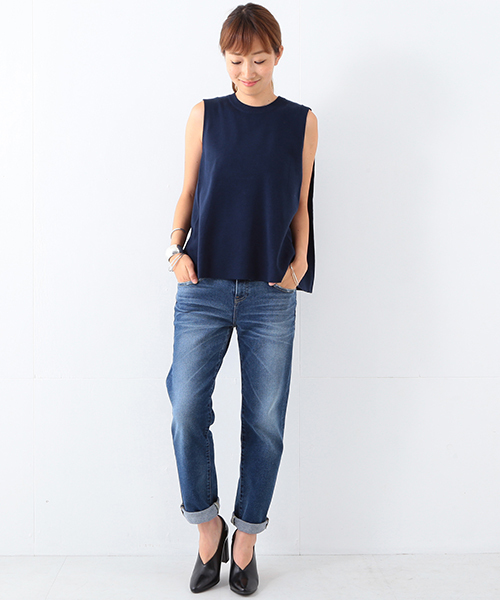 Ray BEAMS（レイビームス）の「Ray BEAMS / サイド タック ノースリーブ プルオーバー（ニット/セーター・レディース・オフホワイト/ライトグレー/ネイビー・ONE SIZE）」の22枚目の写真