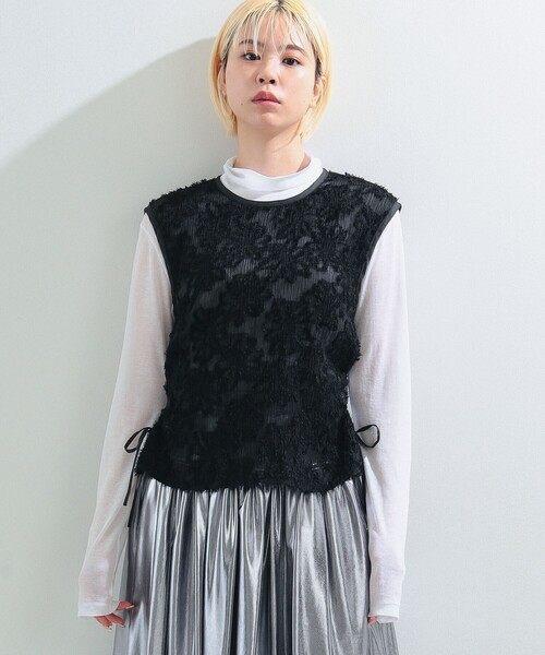 Ray BEAMS(レイビームス)の「Ray BEAMS / ジャカード カットアウト ノースリーブ トップス(シャツ/ブラウス・レディース・ブラック/ホワイト系その他6・ONE SIZE)」の2枚目の写真