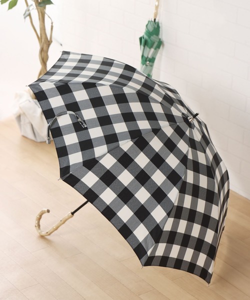 studio CLIP(スタディオクリップ)の「【晴雨兼用】チェック日傘(長傘・レディース・ブラック/グリーン・FREE)」の2枚目の写真