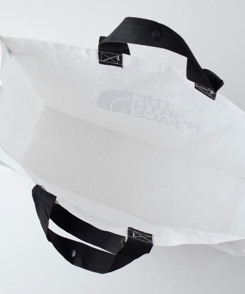 THE NORTH FACE(ザノースフェイス)の「【THE NORTH FACE/ザノースフェイス】SHOPPER BAG L ショッパーバッグ トートバッグ(エコバッグ/サブバッグ・メンズ・ホワイト・FREE)」の4枚目の写真