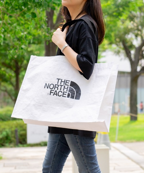 THE NORTH FACE(ザノースフェイス)の「【THE NORTH FACE/ザノースフェイス】SHOPPER BAG L ショッパーバッグ トートバッグ(エコバッグ/サブバッグ・メンズ・ホワイト・FREE)」の9枚目の写真