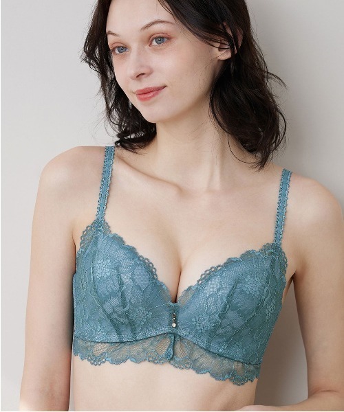 tutuanna（チュチュアンナ）の「[特盛ブラ]チュチュアンナ史上一番盛れる シャルマンノワールブラ（ブラジャー・レディース・ブラック/オフホワイト/ピンク/パープル系その他/ピンク系その他/ネイビー/ライトグレー/グレイッシュブルー/ブラック系/ホワイト系/エンジ/ピンク系/クリーム/イエロー/ブルー系その他/黄土色系1/ダークグリーン系1/ローズ/ダークブラック/ダークパープル/グリーン系4/ピンク系その他7/レッド系その他6/ホワイト×ブルー/サーモンピンク/グリーン系5/ライトグリーン/ピンク系2/ホワイト×ブラック・C70/A65/A70/E70/C65/B65/C75/E75/B75/D70/D75/D65/E80/B70/E65/C80/A75/D80）」の12枚目の写真