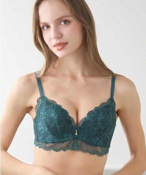 tutuanna（チュチュアンナ）の「[特盛ブラ]チュチュアンナ史上一番盛れる シャルマンノワールブラ（ブラジャー・レディース・ブラック/オフホワイト/ピンク/パープル系その他/ピンク系その他/ネイビー/ライトグレー/グレイッシュブルー/ブラック系/ホワイト系/エンジ/ピンク系/クリーム/イエロー/ブルー系その他/黄土色系1/ダークグリーン系1/ローズ/ダークブラック/ダークパープル/グリーン系4/ピンク系その他7/レッド系その他6/ホワイト×ブルー/サーモンピンク/グリーン系5/ライトグリーン/ピンク系2/ホワイト×ブラック・C70/A65/A70/E70/C65/B65/C75/E75/B75/D70/D75/D65/E80/B70/E65/C80/A75/D80）」の14枚目の写真