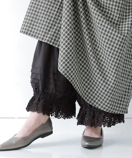 osharewalker（オシャレウォーカー）の「【廃盤】『裾レースドロワーズペチパンツ』（その他パンツ・レディース・オフホワイト/ブラック/ベージュ・FREE）」の2枚目の写真