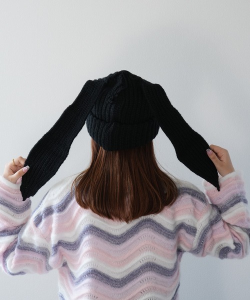ALTROSE(アルトローズ)の「ニット帽 うさみみ Y2K ロング(ニットキャップ/ビーニー・レディース・ホワイト/ブラック・FREE)」の2枚目の写真