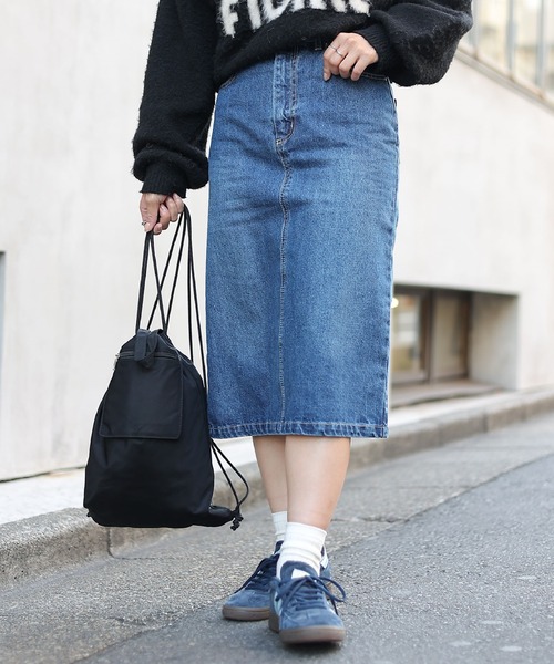 COLONY 2139（コロニートゥーワンスリーナイン）の「バックスリットミディ丈デニムスカート（デニムスカート・レディース・ブラック/サックスブルー/ブルー/ダークブルー/ライトグレー/ネイビー・SMALL/MEDIUM）」の14枚目の写真