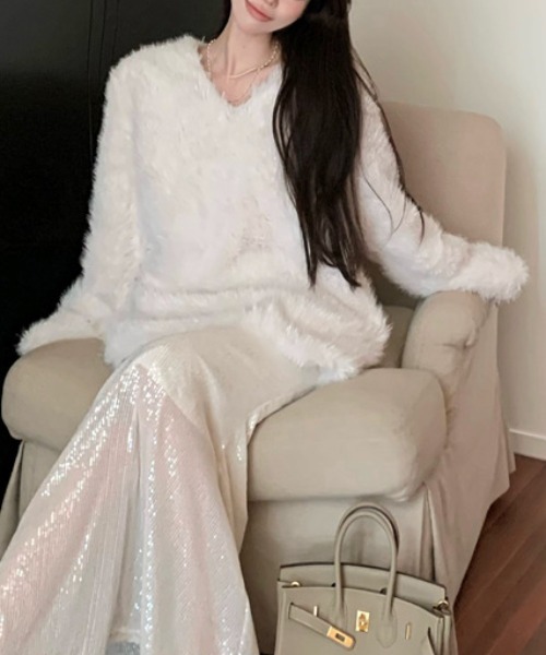 FREE STYLISTS（フリー スタイリスト）の「YUGA_YGMC スパンコールシャギー Vネックトップス（その他トップス・レディース・ブラック/オフホワイト・FREE）」の8枚目の写真