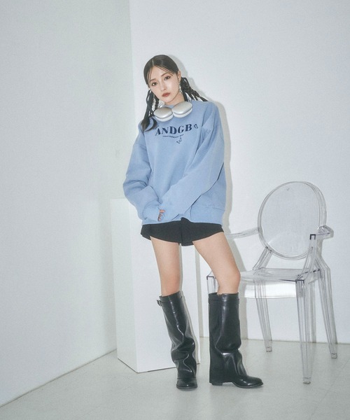 ANDGEEBEE（アンジービー）の「UNISEX バタフライロゴ裏起毛スウェット（スウェット・レディース・ブルー/チャコールグレー・FREE）」の6枚目の写真