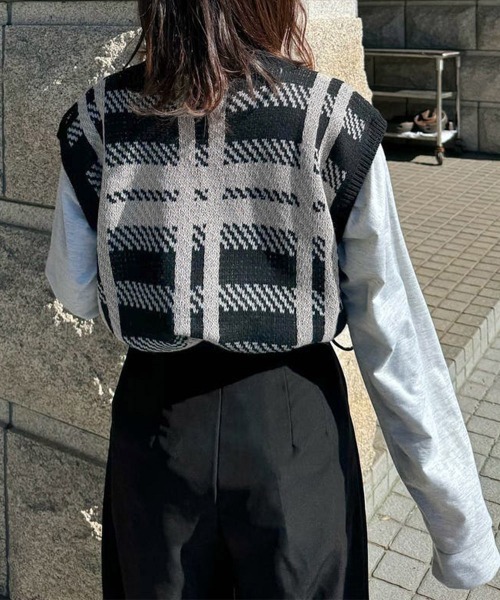 Miniministore(ミニミニストア)の「ニットベスト レディース ニットジレ秋冬(ベスト・レディース・ブラック/ベージュ・フリー)」の7枚目の写真