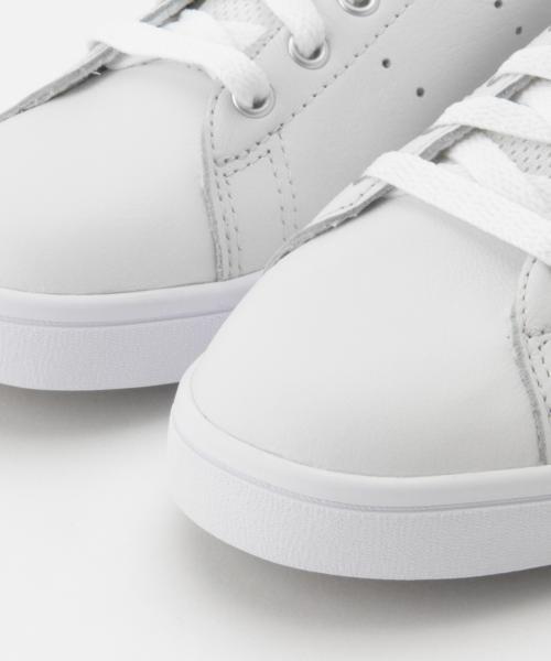 BEAMS(ビームス)の「adidas / スタンスミス バルカ(スニーカー・メンズ・ホワイト・26.5cm/27.5cm/27.0cm/28.0cm/28.5cm/26.0cm)」の3枚目の写真
