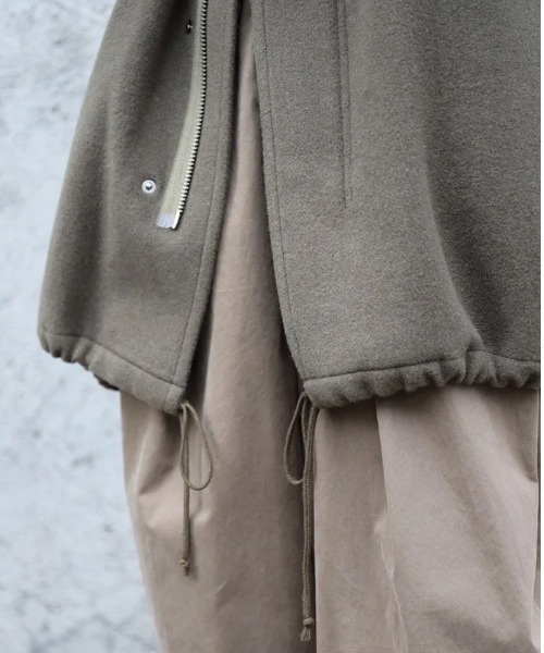 ONE fifth（ワンフィフス）の「RULE（ステンカラーコート・メンズ・オリーブ/ブラック・1/3）」の14枚目の写真