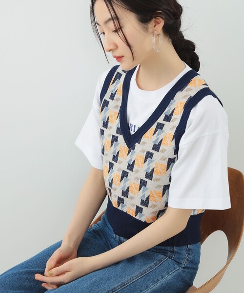 Ray BEAMS（レイビームス）の「Ray BEAMS / 柄編み Vネック ベスト（ベスト・レディース・オフホワイト/イエロー・ONE SIZE）」の15枚目の写真