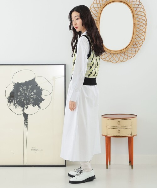 Ray BEAMS（レイビームス）の「Ray BEAMS / 柄編み Vネック ベスト（ベスト・レディース・オフホワイト/イエロー・ONE SIZE）」の10枚目の写真