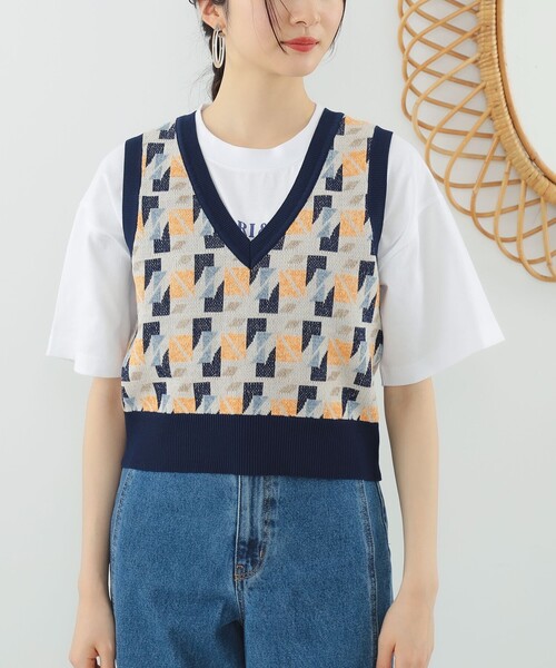 Ray BEAMS（レイビームス）の「Ray BEAMS / 柄編み Vネック ベスト（ベスト・レディース・オフホワイト/イエロー・ONE SIZE）」の12枚目の写真