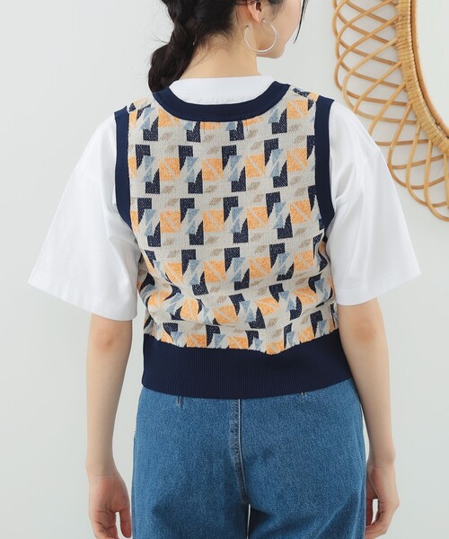Ray BEAMS（レイビームス）の「Ray BEAMS / 柄編み Vネック ベスト（ベスト・レディース・オフホワイト/イエロー・ONE SIZE）」の4枚目の写真
