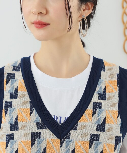 Ray BEAMS（レイビームス）の「Ray BEAMS / 柄編み Vネック ベスト（ベスト・レディース・オフホワイト/イエロー・ONE SIZE）」の6枚目の写真