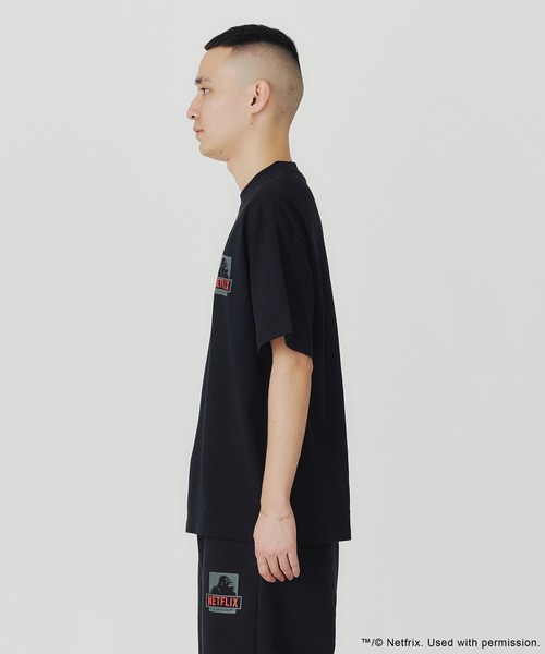 XLARGE(エクストララージ)の「XLARGE × Netflix S/S TEE(Tシャツ/カットソー・メンズ・ブラック・XL/L/M/S)」の9枚目の写真