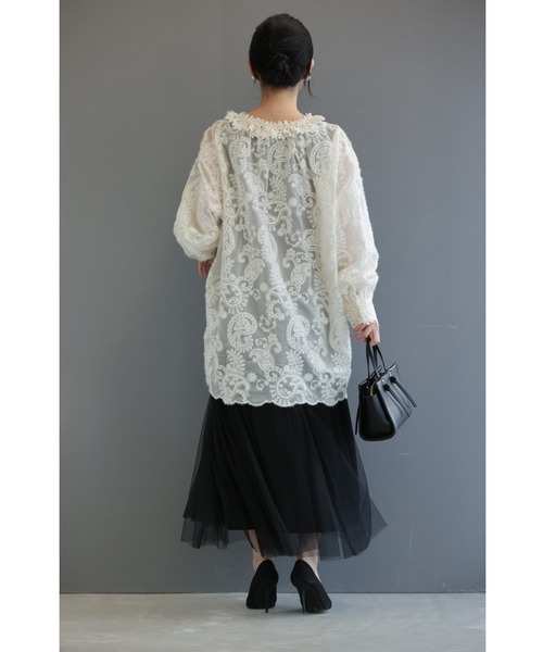 cawaii（カワイイ）の「花レースネックのふわふわ起毛シアーブラウストップス（シャツ/ブラウス・レディース・アイボリー・FREE）」の10枚目の写真