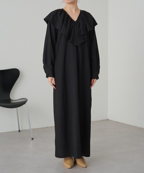 Omekashi（オメカシ）の「フリルカラーロングワンピース（ワンピース・レディース・ライトグレー/ブラック/ベージュ/ブラック系その他・36/38）」の20枚目の写真