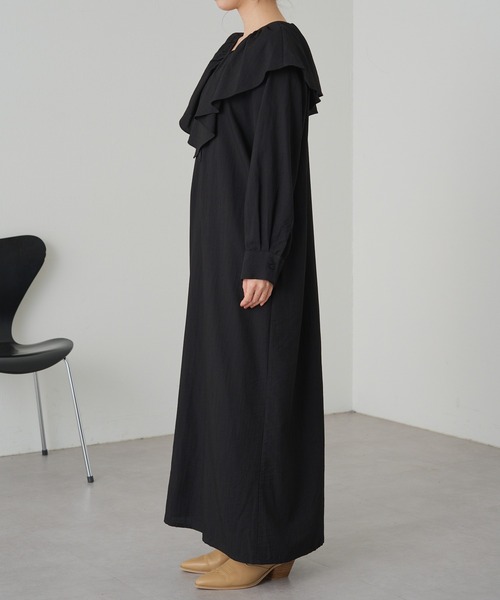 Omekashi（オメカシ）の「フリルカラーロングワンピース（ワンピース・レディース・ライトグレー/ブラック/ベージュ/ブラック系その他・36/38）」の19枚目の写真