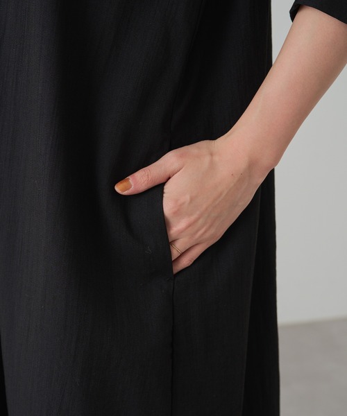 Omekashi（オメカシ）の「フリルカラーロングワンピース（ワンピース・レディース・ライトグレー/ブラック/ベージュ/ブラック系その他・36/38）」の15枚目の写真