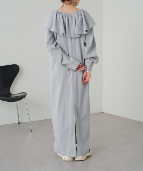 Omekashi（オメカシ）の「フリルカラーロングワンピース（ワンピース・レディース・ライトグレー/ブラック/ベージュ/ブラック系その他・36/38）」の8枚目の写真