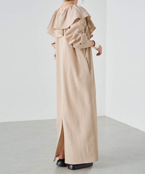 Omekashi（オメカシ）の「フリルカラーロングワンピース（ワンピース・レディース・ライトグレー/ブラック/ベージュ/ブラック系その他・36/38）」の21枚目の写真