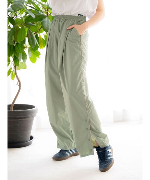 Ungrid（アングリッド）の「ナイロン混ラインパンツ（その他パンツ・レディース・グリーン/アイボリー・FREE）」の6枚目の写真