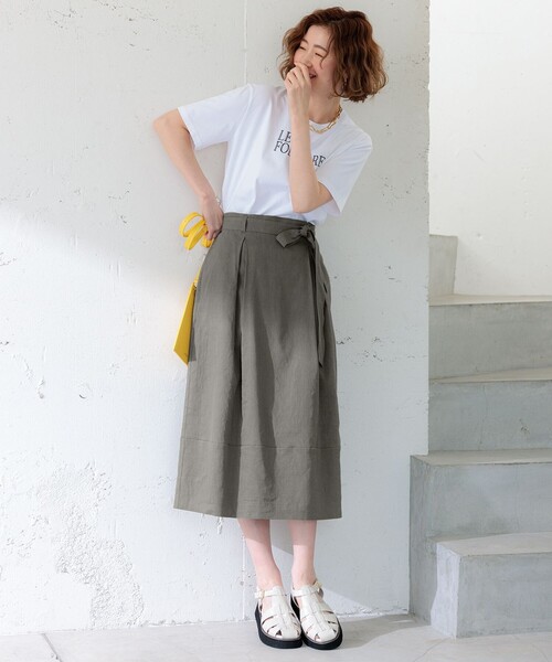 23区(ニジュウサンク)の「FOLKLORE ロゴTシャツ(Tシャツ/カットソー・レディース・ホワイト系/グレー系/ダークグリーン系/ベージュ系・32)」の5枚目の写真