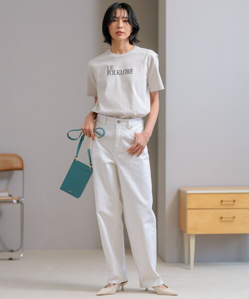23区(ニジュウサンク)の「FOLKLORE ロゴTシャツ(Tシャツ/カットソー・レディース・ホワイト系/グレー系/ダークグリーン系/ベージュ系・32)」の13枚目の写真