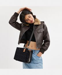 新品タグ付　現行　coach デニムジャケット　ブラック　シグネチャー 未使用】COACH コーチ シグネチャーデニムジャケット ブラック