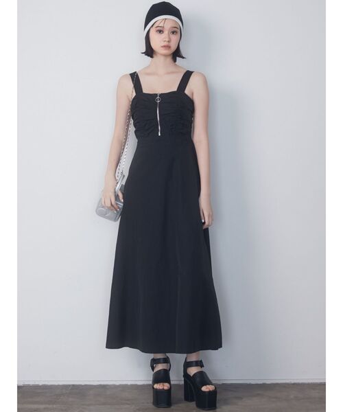 EMODA（エモダ）の「バックオープンナイロンワンピース（ワンピース・レディース・ブルー/ブラック/ホワイト・FREE）」の4枚目の写真