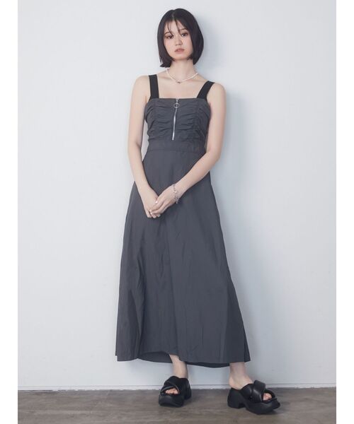 EMODA（エモダ）の「バックオープンナイロンワンピース（ワンピース・レディース・ブルー/ブラック/ホワイト・FREE）」の8枚目の写真