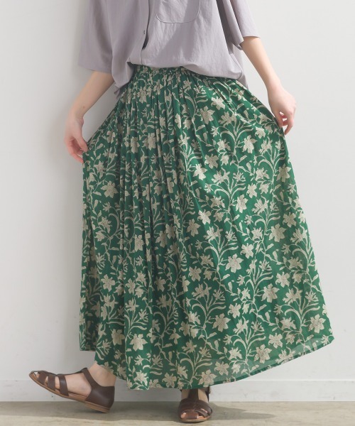 OMNES(オムネス)の「コットンボイル総柄ギャザースカート(スカート・レディース・ブラック/ベージュ/パープル/ブルー/グリーン/アイボリー/ブラック×ホワイト/グリーン系その他/ブルー系その他/ブラック×グリーン/ネイビー系/キナリ/ブラウン系その他2/グリーン系その他2/ブラック×ブルー/パープル系その他/マスタード/ブラウン系その他/ライトグレー/ネイビー/ブラック系その他/グリーン系その他3・FREE)」の15枚目の写真