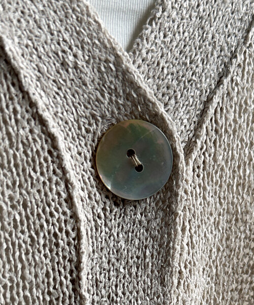 DouDou(ドゥドゥ)の「【夏も着られて洗える!】ペーパーヤーン2WAYカーディガン(カーディガン/ボレロ・レディース・ブラック/ベージュ/ライトグレー・FREE)」の7枚目の写真